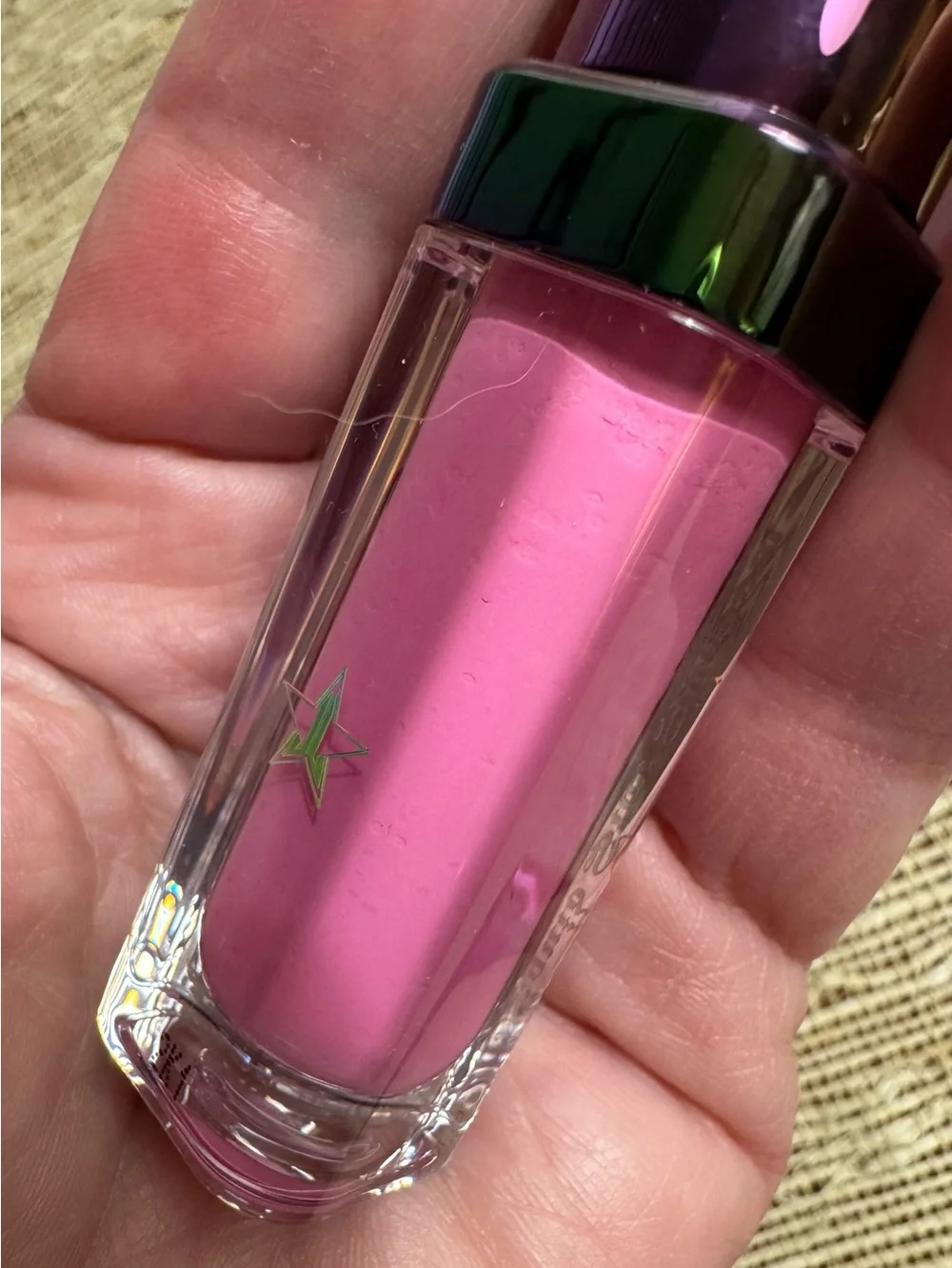 Jeffree Star Pink Tablet Liquid Eyeshadow - Matte Bubblegum Pink